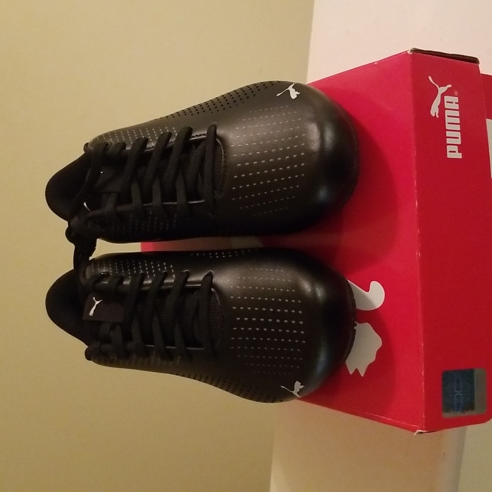 PUMA BMW DRIFT CAT 5 ULTRA II IN BLACK.  SIZE JUNIOR 6C.